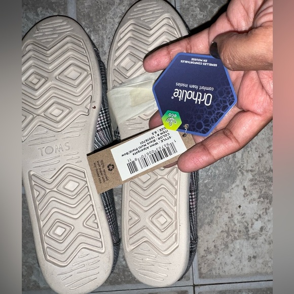 Women's Toms Flats - Picture 2 of 3